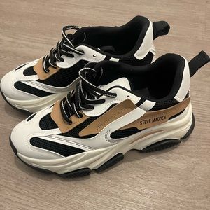 Steve Madden Possession Sneakers Size 8.5